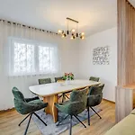Deluxe Suite, 3 Bedrooms, 2 Bathrooms, Parking Appartamento *