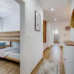 Deluxe Suite, 3 Bedrooms, 2 Bathrooms, Parking *