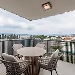 Deluxe Suite, 3 Bedrooms, 2 Bathrooms, Parking Appartamento *