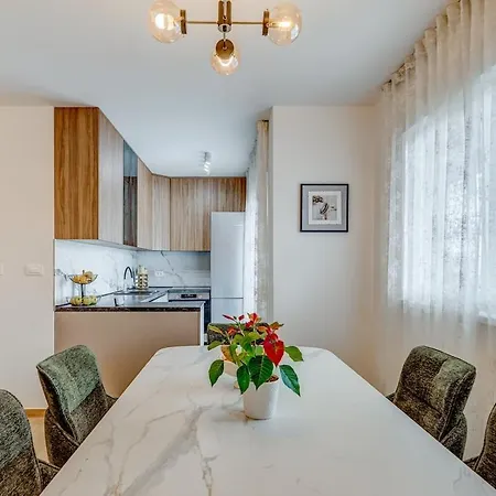 Apartamento Deluxe Suite, 3 Bedrooms, 2 Bathrooms, Parking Trogir