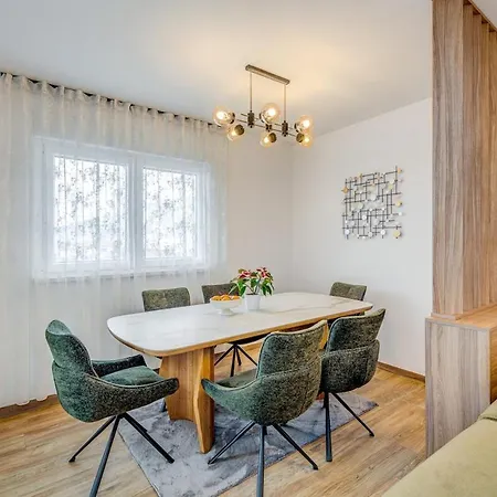 Deluxe Suite, 3 Bedrooms, 2 Bathrooms, Parking Apartamento *