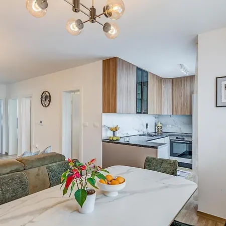 Deluxe Suite, 3 Bedrooms, 2 Bathrooms, Parking * Trogir