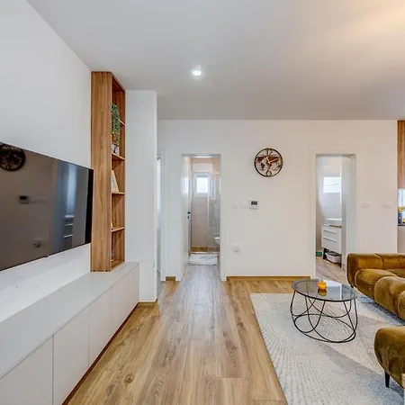 Deluxe Suite, 3 Bedrooms, 2 Bathrooms, Parking