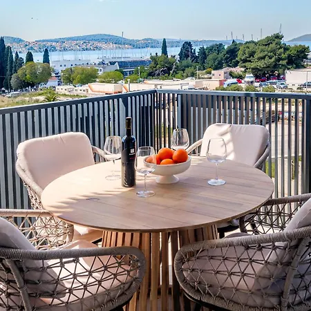 Deluxe Suite, 3 Bedrooms, 2 Bathrooms, Parking Trogir