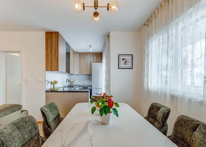 Apartment Deluxe Suite, 3 Bedrooms, 2 Bathrooms, Parking Trogir