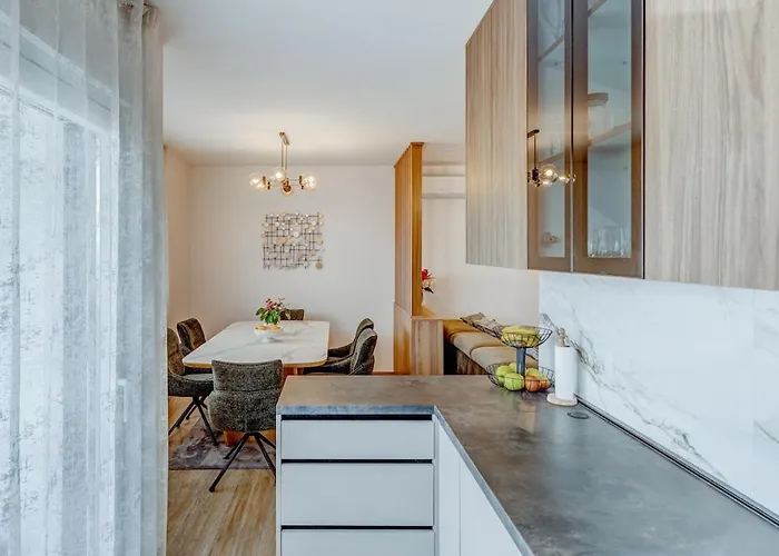 Deluxe Suite, 3 Bedrooms, 2 Bathrooms, Parking * Trogir