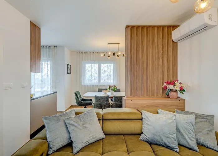 Deluxe Suite, 3 Bedrooms, 2 Bathrooms, Parking Trogir