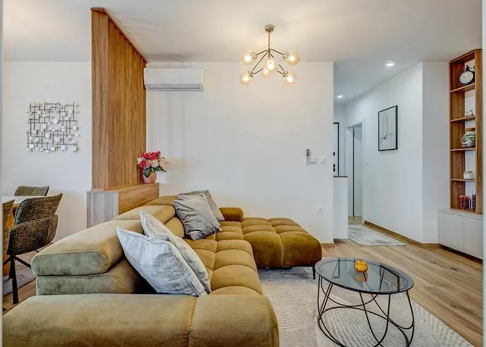 Deluxe Suite, 3 Bedrooms, 2 Bathrooms, Parking Trogir